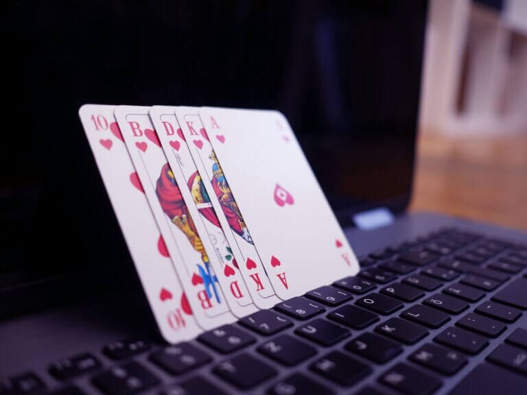Playing online poker - a concept